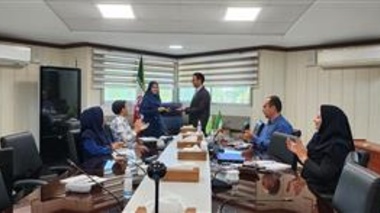 تجلیل از مسئول روابط عمومی موسسه تحقیقات برنج کشور در روز روابط عمومی