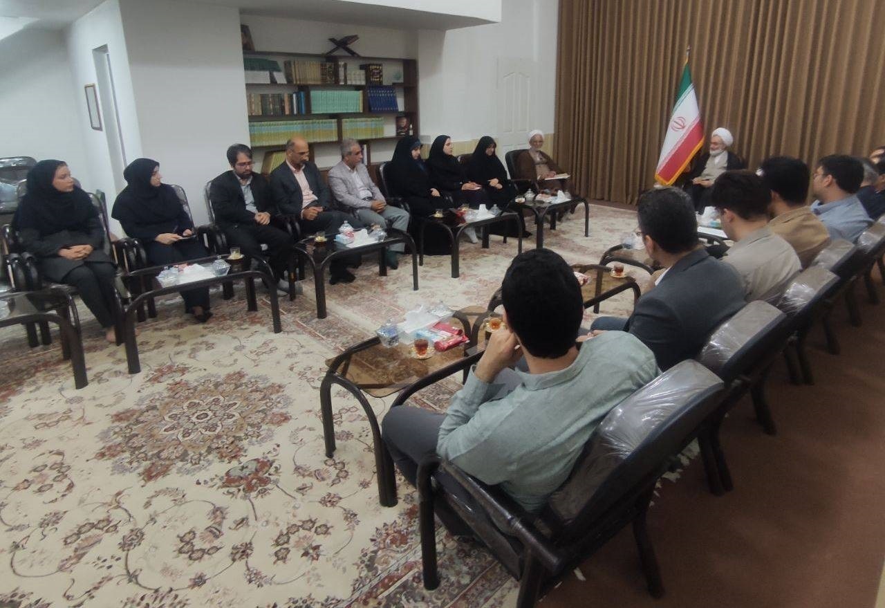 حضور عضو هیئت علمی مؤسسه تحقیقات برنج کشور در نشست نخبگان گیلان با نماینده ولی‌فقیه